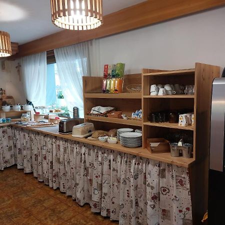 Garni Monika Bed and Breakfast Canazei Exteriör bild