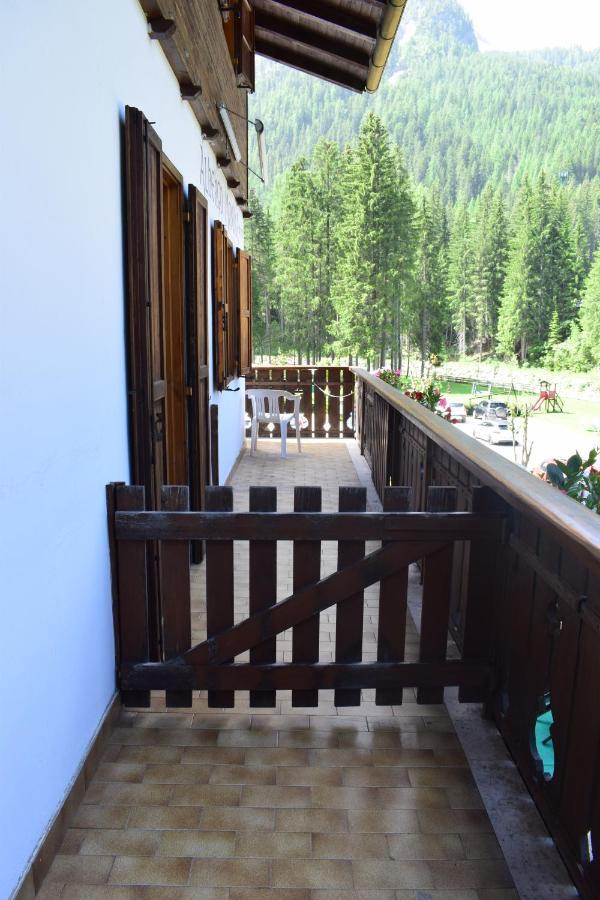 Garni Monika Bed and Breakfast Canazei Exteriör bild