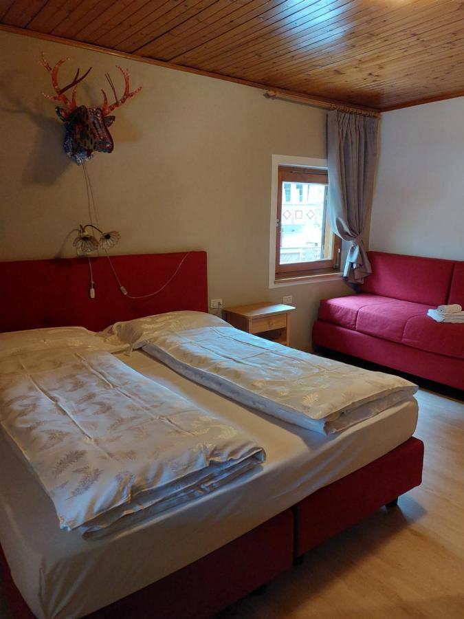 Garni Monika Bed and Breakfast Canazei Exteriör bild