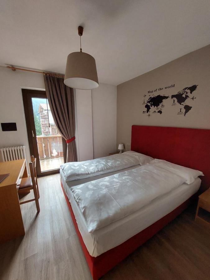 Garni Monika Bed and Breakfast Canazei Exteriör bild