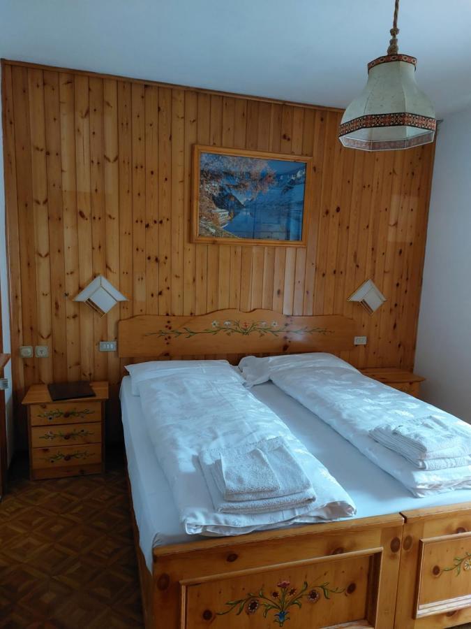 Garni Monika Bed and Breakfast Canazei Exteriör bild