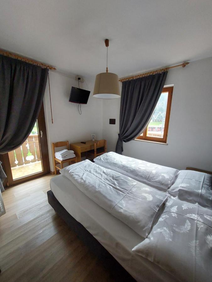 Garni Monika Bed and Breakfast Canazei Exteriör bild