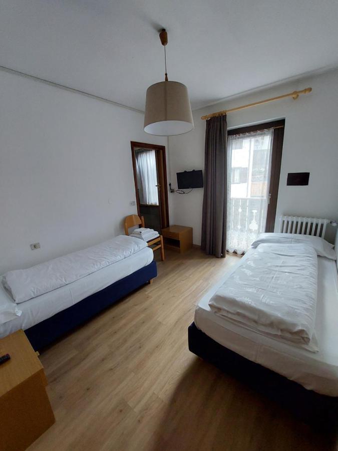Garni Monika Bed and Breakfast Canazei Exteriör bild