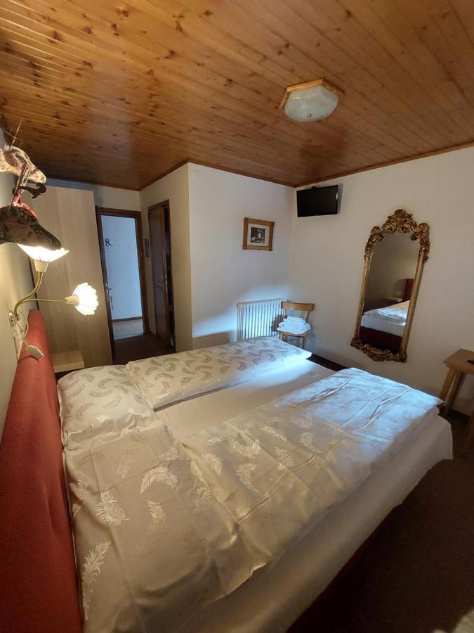 Garni Monika Bed and Breakfast Canazei Exteriör bild